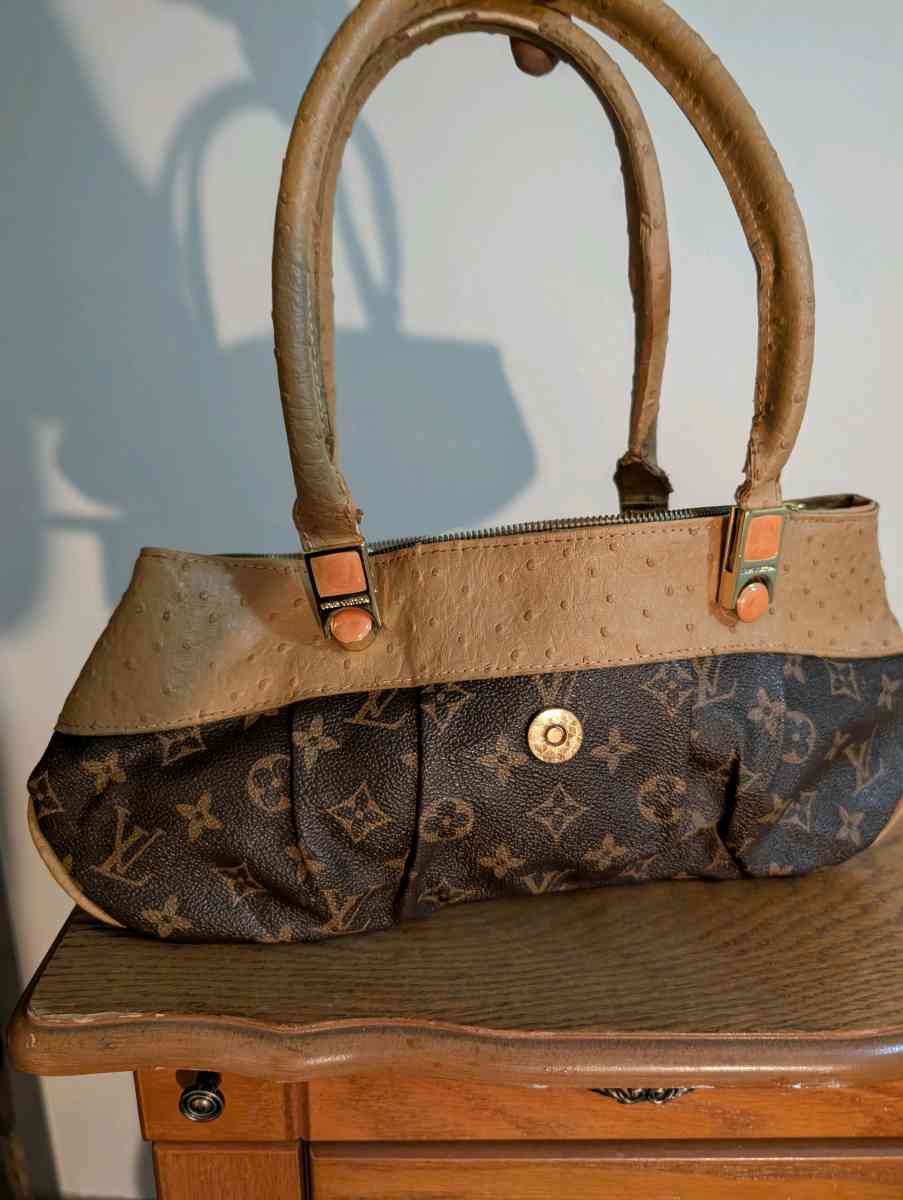 Elegant Tan and Brown Designer Handbag - Baltimore, Ohio