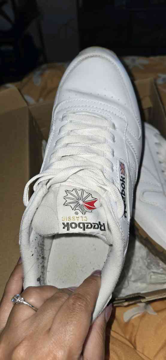 Reebok classic - Orlando, Florida - FleaMarketBay