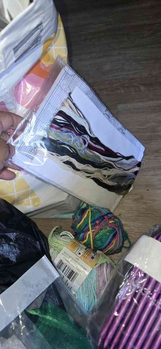 Beading stuff - Orlando, Florida - FleaMarketBay