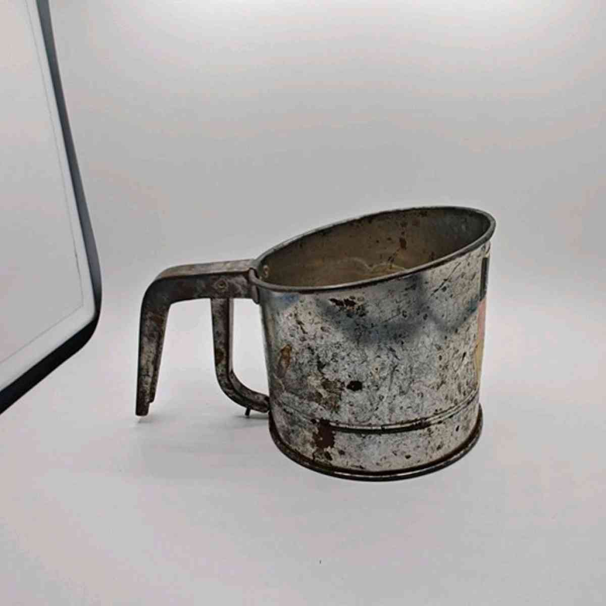 Vintage Bromco Flour Sifter kitchen Squeeze Handle farmhouse - Alicia, Arkansas