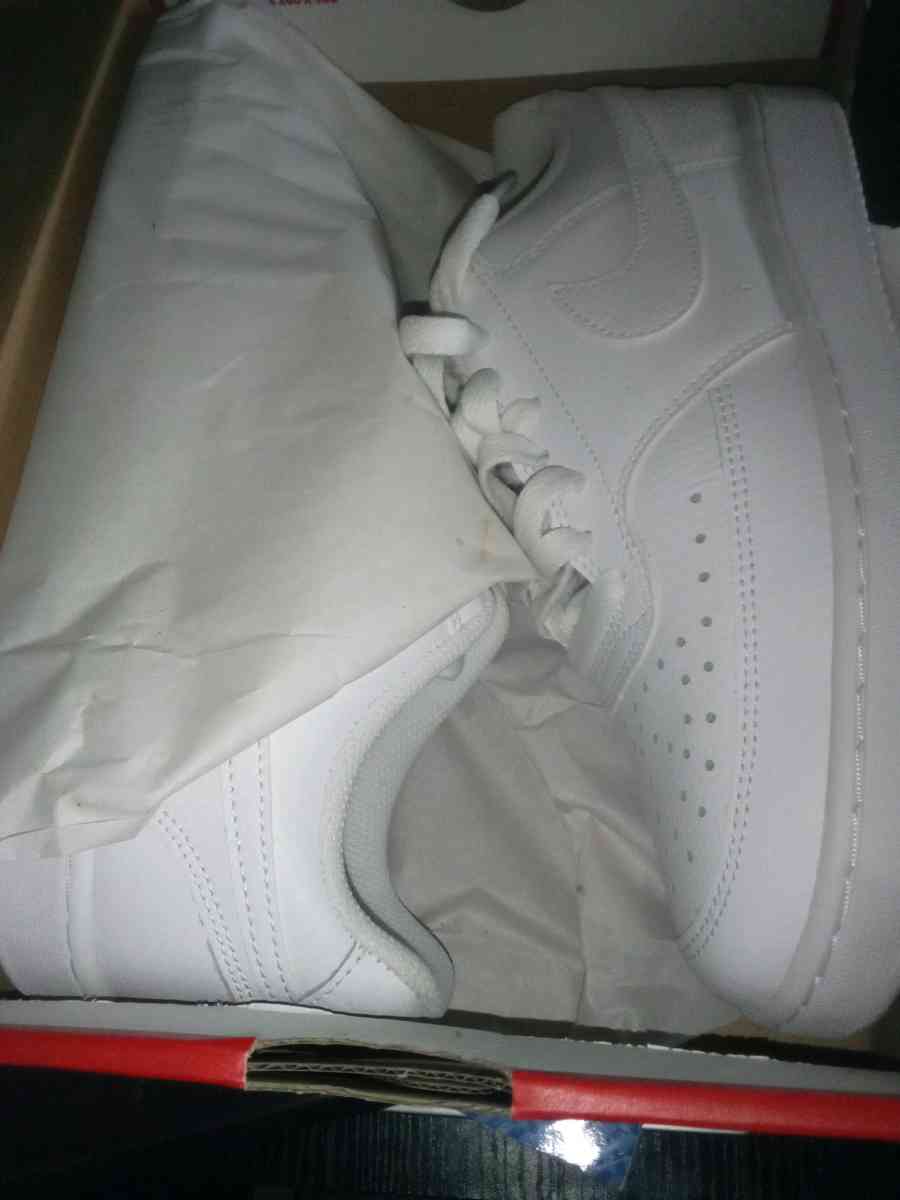 all white Nike Court womens size 8 - San Jose, California - FleaMarketBay