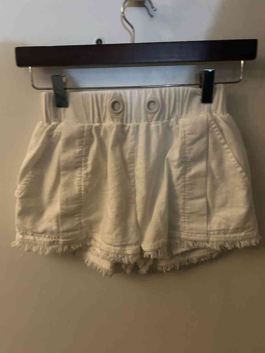 KendallKylie White High Waist Raw Hem Shorts Size XS Linen