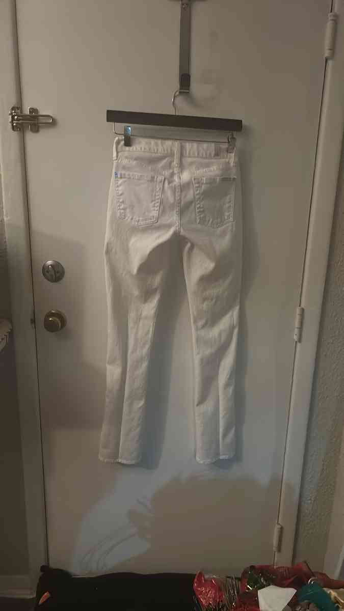 7FAM 7 For All Mankind White Jeans Size 24 - Atlanta, Georgia - FleaMarketBay