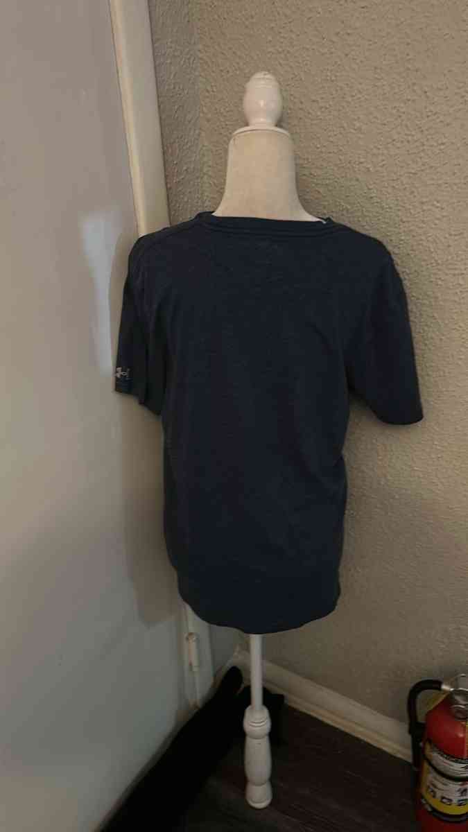 Under Armour Athletics Heat Gear Tee Size XL - Atlanta, Georgia - FleaMarketBay