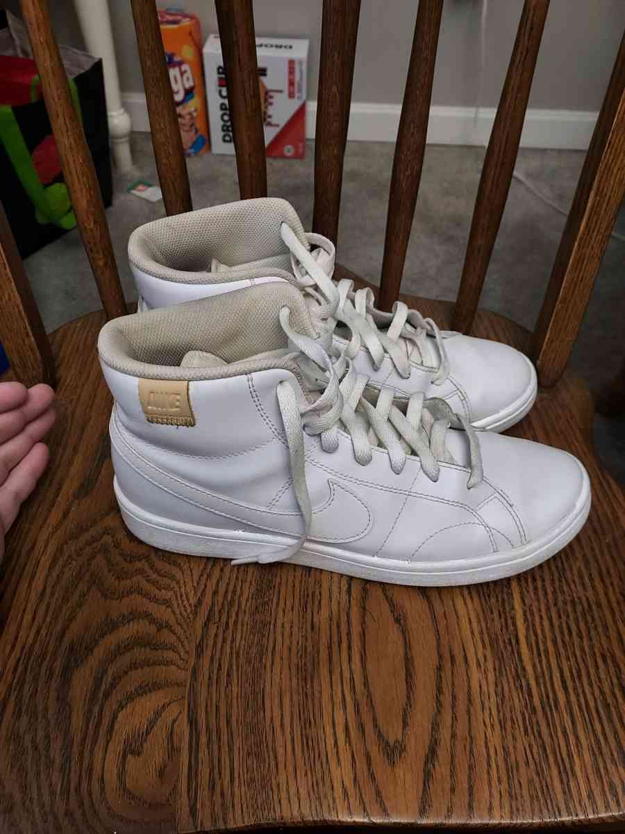 white Nike high tops  size 9 and a half - Stoneham, Massachusetts - FleaMarketBay