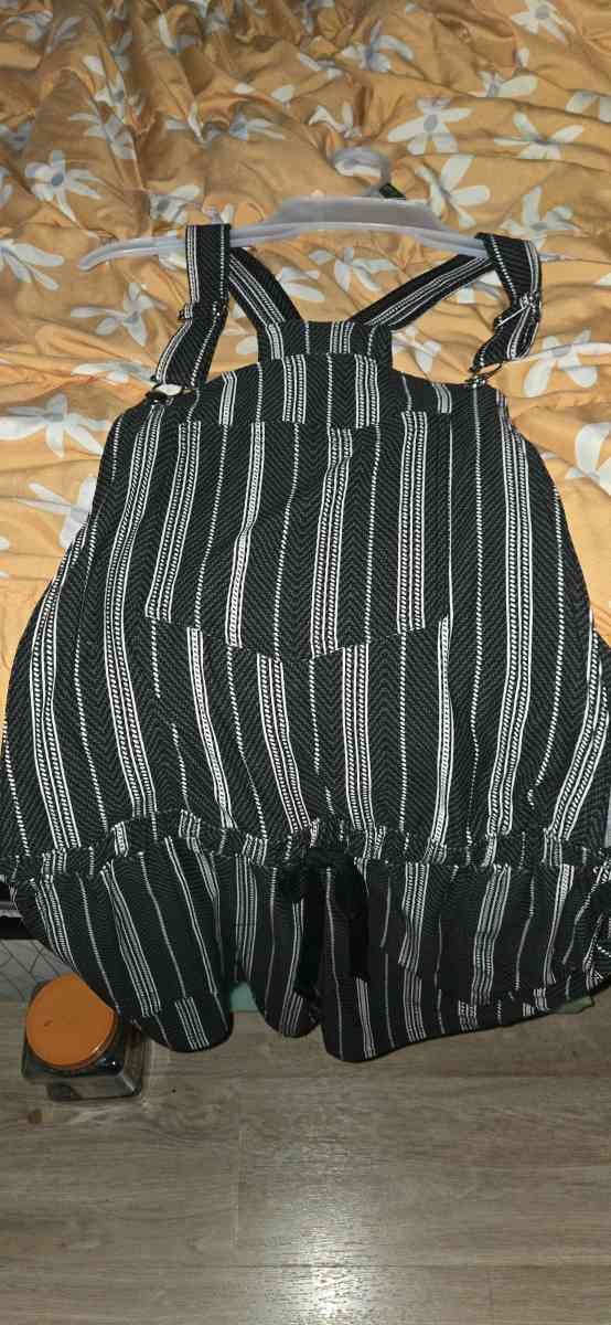 jumper with pockets - Orlando, Florida - FleaMarketBay