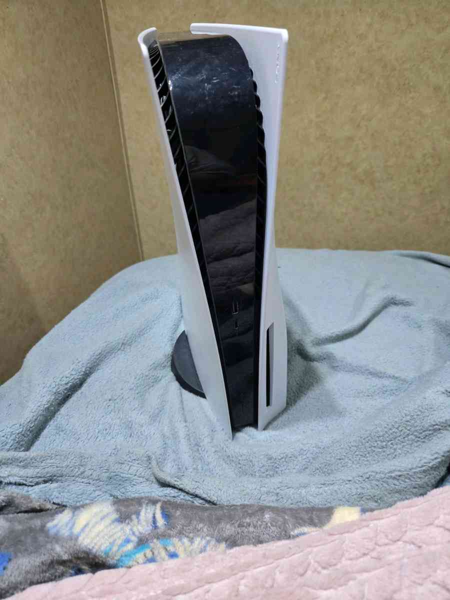 ps5 with 10 games - Monroe, Louisiana - FleaMarketBay