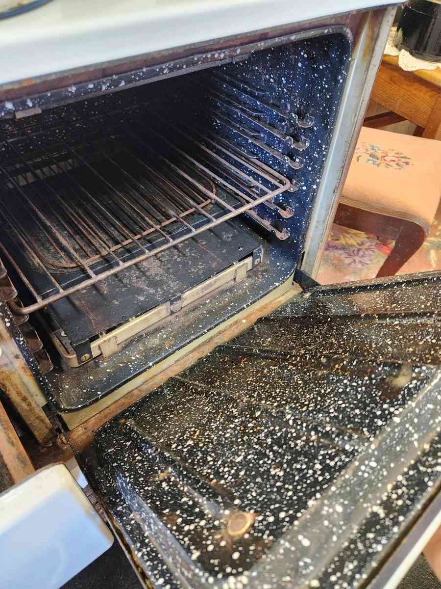 1930s 40s GE Hotpoint Electric Stove - Alexander, North Carolina - FleaMarketBay