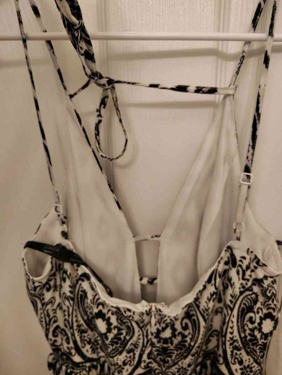 papaya black and white maxi dress - Kissimmee, Florida - FleaMarketBay