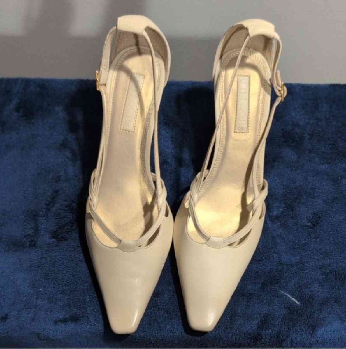 Cream PointedToe Heels with Ankle Strap size - Baltimore, Ohio - FleaMarketBay