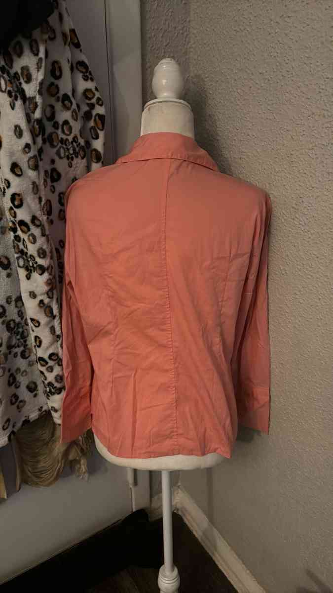 Dress Barn Pleated Front Button Down Blouse Size S Peach - Atlanta, Georgia - FleaMarketBay