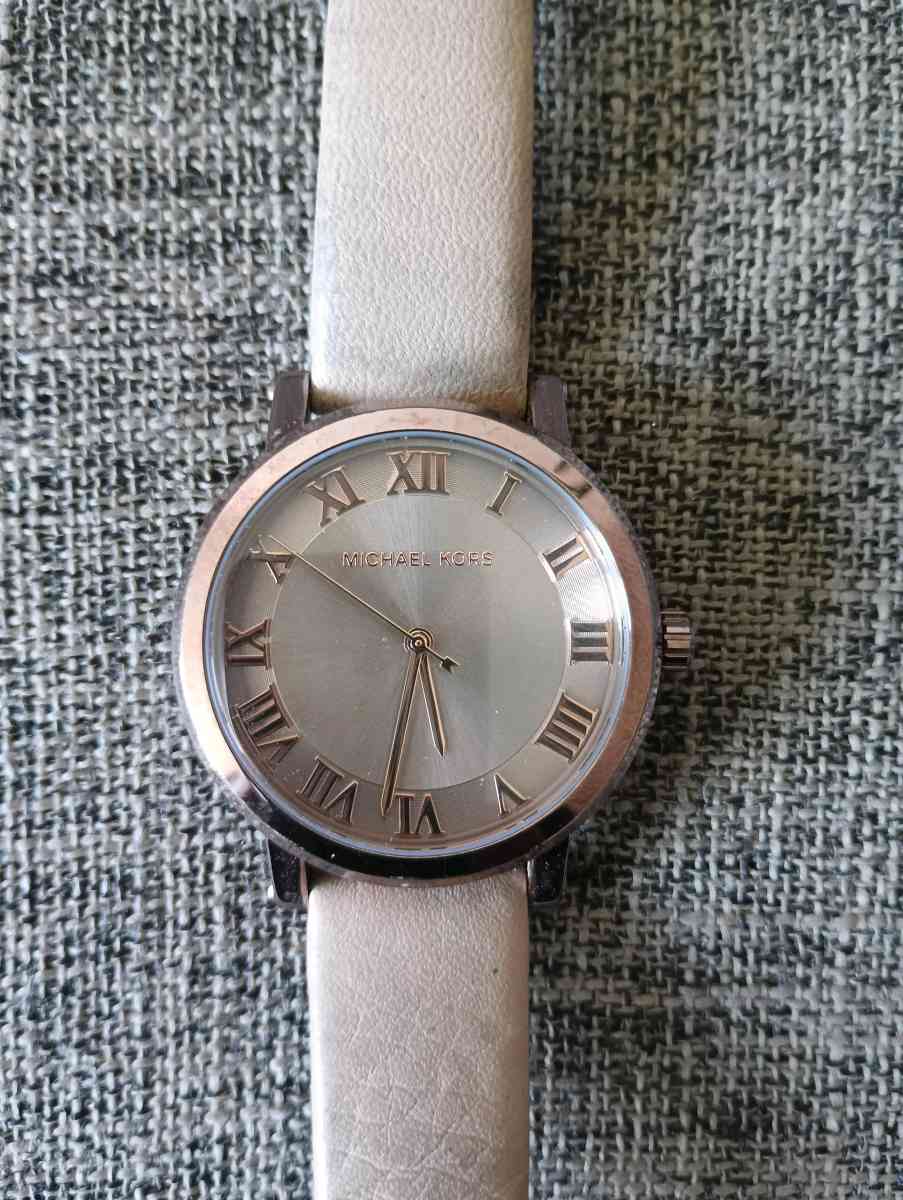 MICHAEL KORS Womens Norie Sable IP Latte Beige Leather Rose - Frostproof, Florida