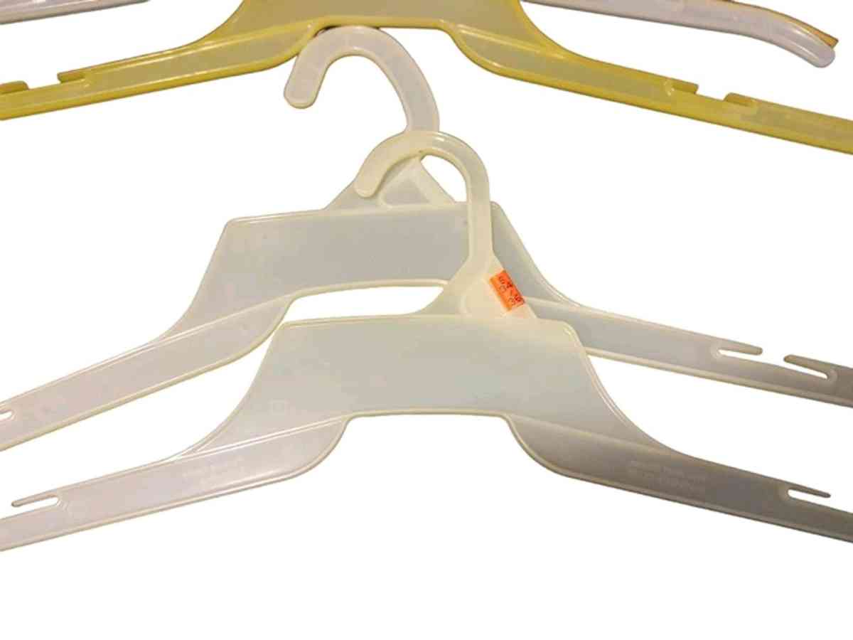 Assorted Plastic Retail Hangers Wire Hook Double Notched Shi - Alicia, Arkansas - FleaMarketBay