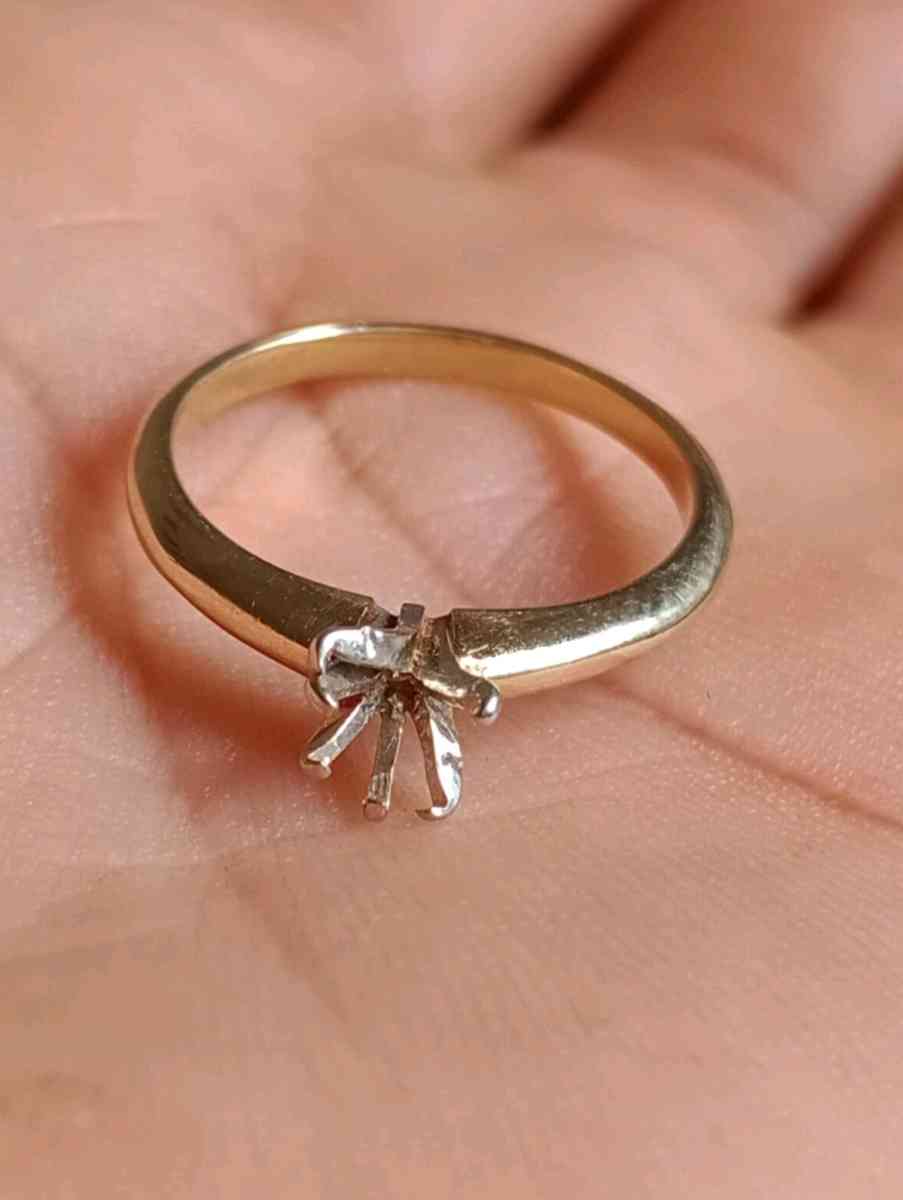 Aquamarine 14k Gold Ring size 7 for women  Sold as is - Frostproof, Florida - FleaMarketBay