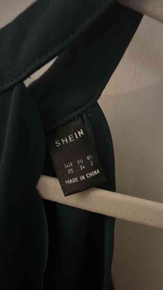 SHEIN Green Scalloped Tie Top Size XS - Atlanta, Georgia - FleaMarketBay