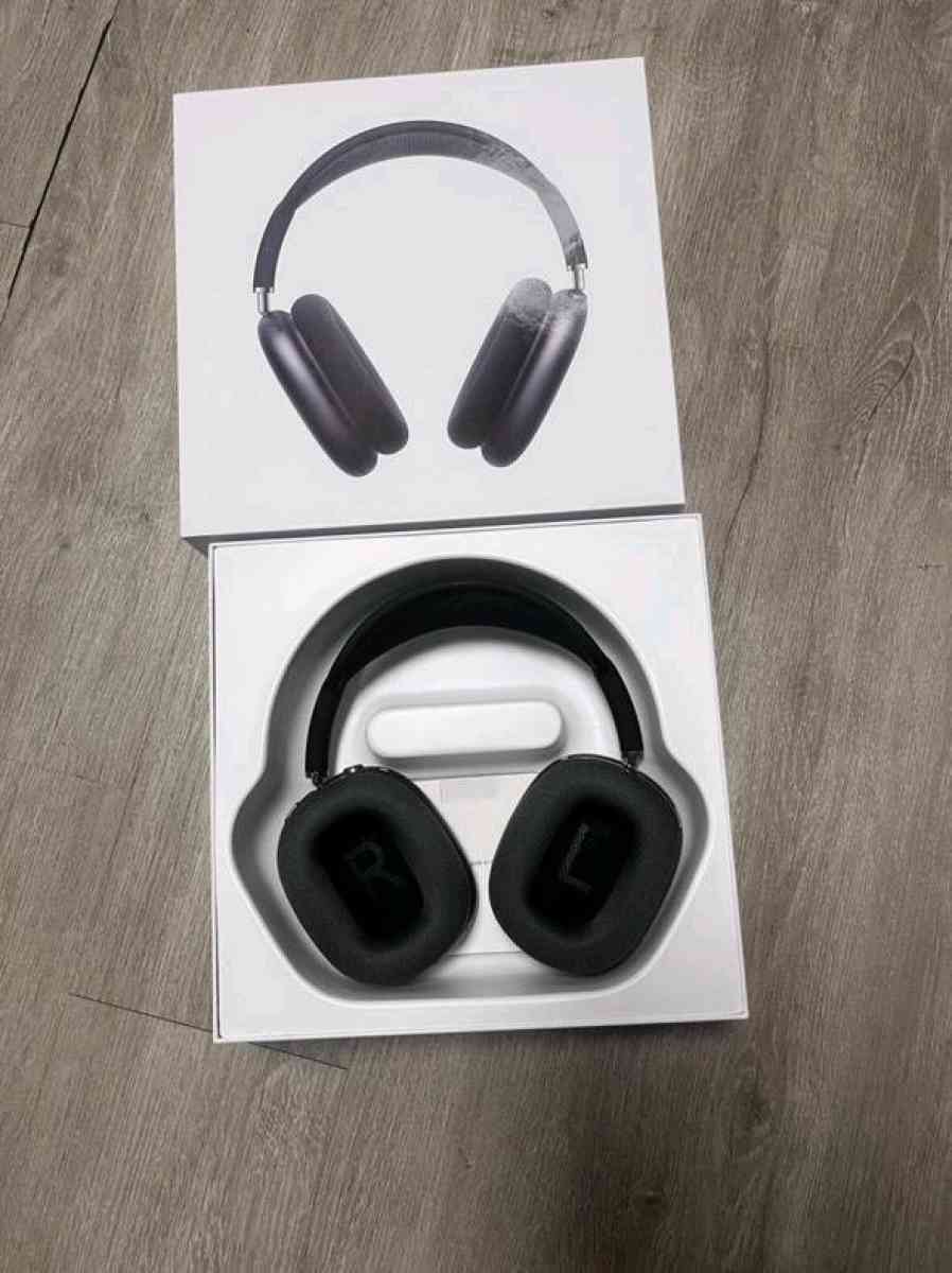 Apple Airpod max Black - Wilmington, Delaware - FleaMarketBay