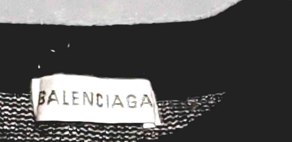 balenciaga sweater - Las Vegas, Nevada - FleaMarketBay