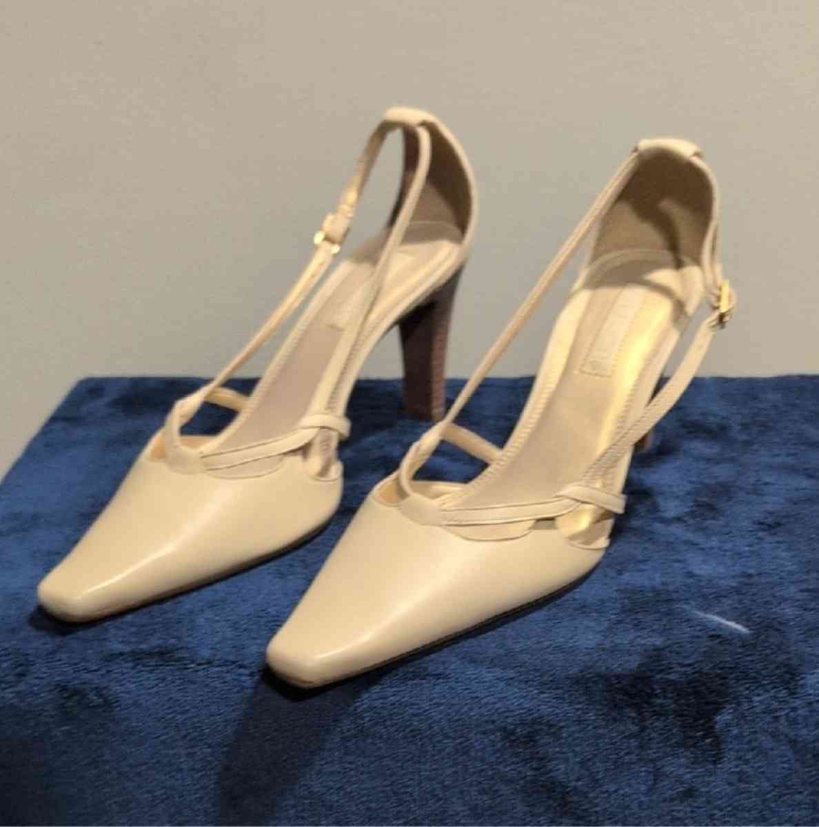 Elegant Cream Womens Heels size 10 medium - Baltimore, Ohio - FleaMarketBay