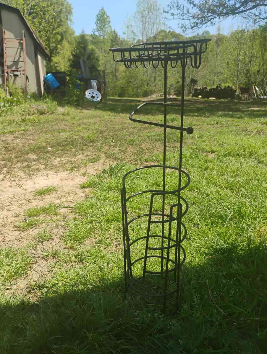 Metal Tissue Stand     New - Woodruff, South Carolina