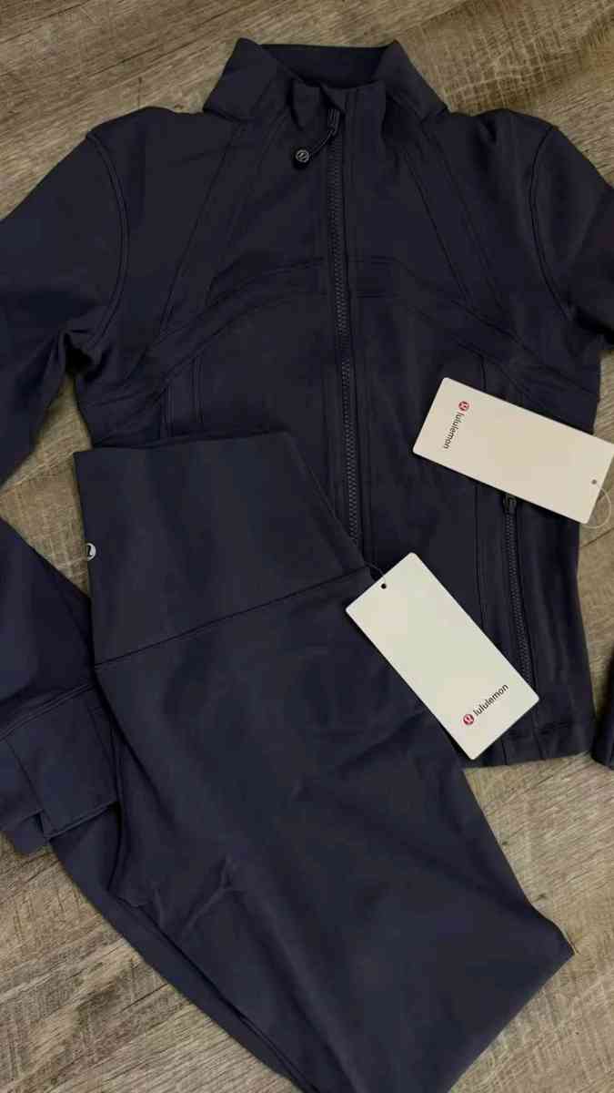 Lululemon Sets - San Diego, California - FleaMarketBay