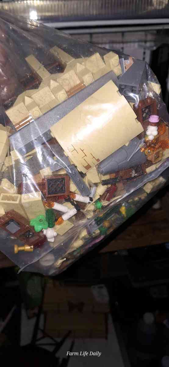 Lego Harry potter castle - Tangipahoa, Louisiana - FleaMarketBay