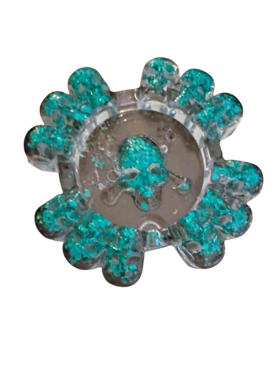 resin skull  number 1 ashtray - Alicia, Arkansas