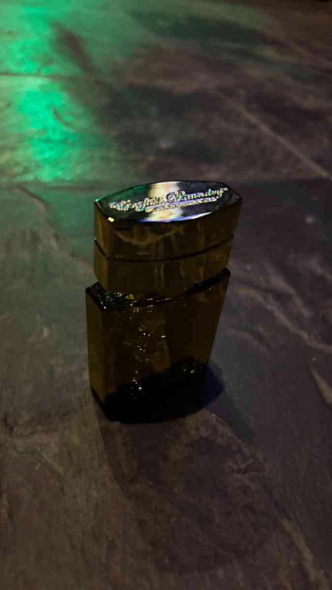 colone - Chicago, Illinois - FleaMarketBay