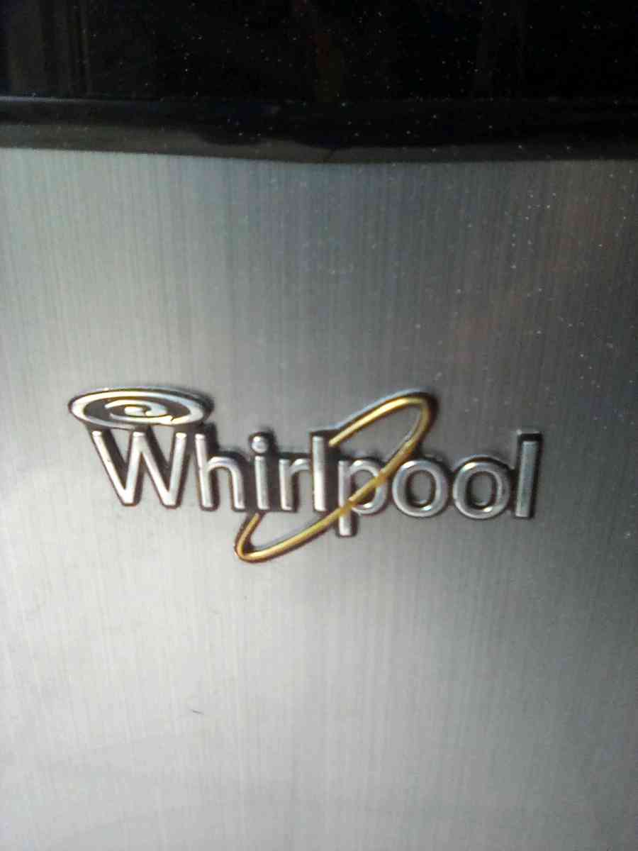 mini whirlpool fridge - Orange, California - FleaMarketBay