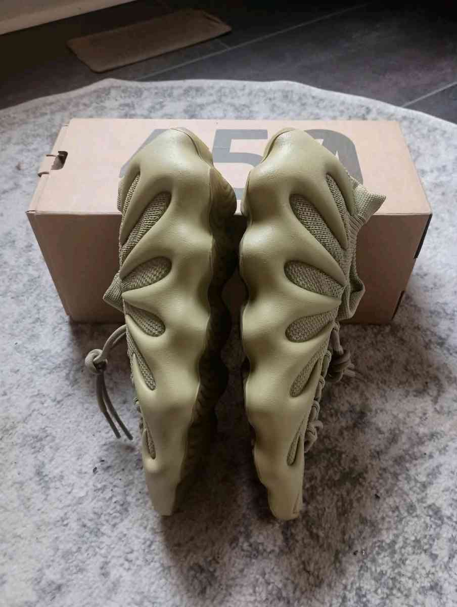 Yeezy 450 Resin Sz10 - Hampton, Virginia - FleaMarketBay