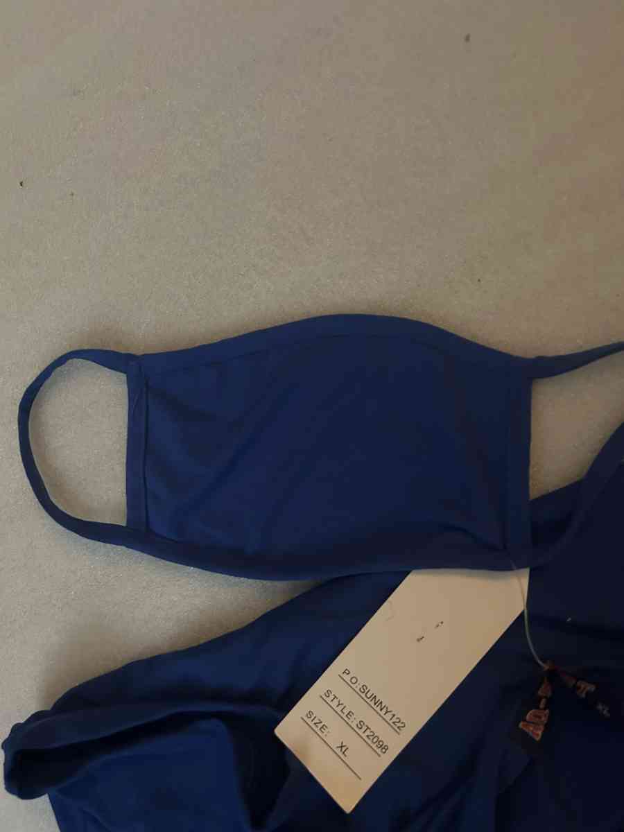 AQ Sport Cropped Graphic Tee with Cloth Mask NEW Soft - Atlanta, Georgia - FleaMarketBay