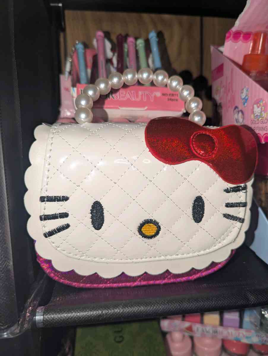 Hello kitty purse - Peoria Heights, Illinois