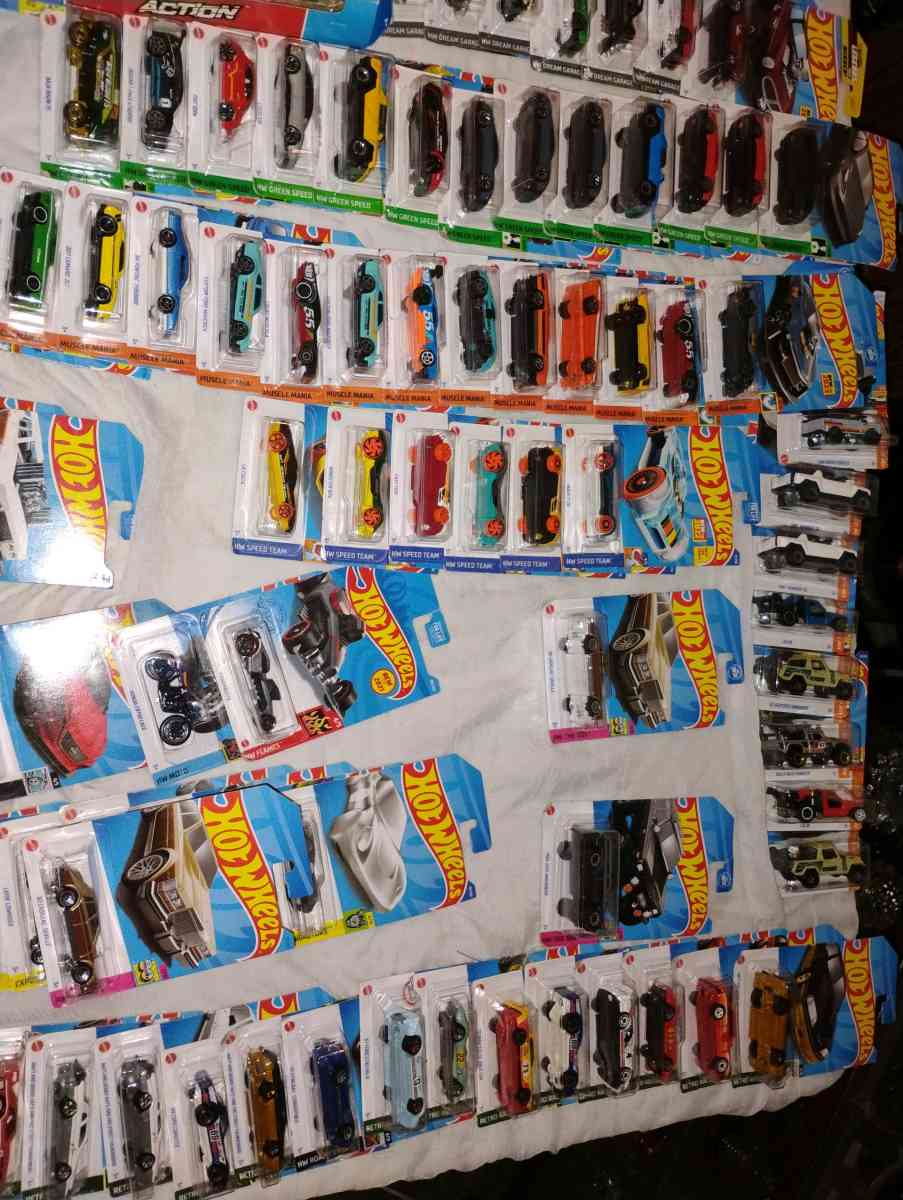 Hot wheels lot - Benton City, Washington - FleaMarketBay