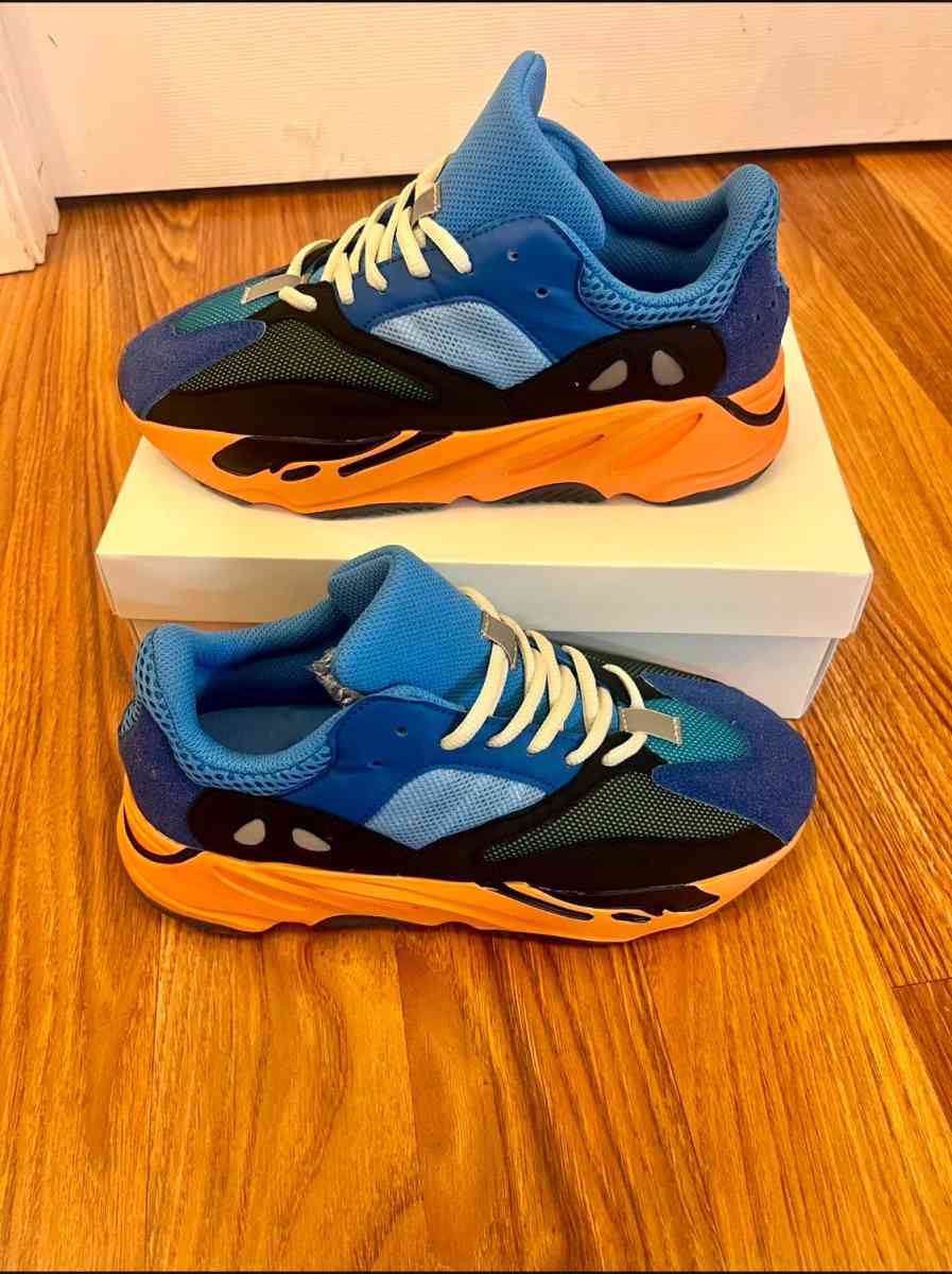 Yeezy Boost 700 Bright Blue Size 8 Men - Mableton, Georgia