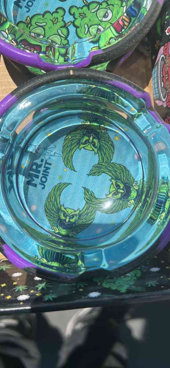 ash tray - Covina, California - FleaMarketBay