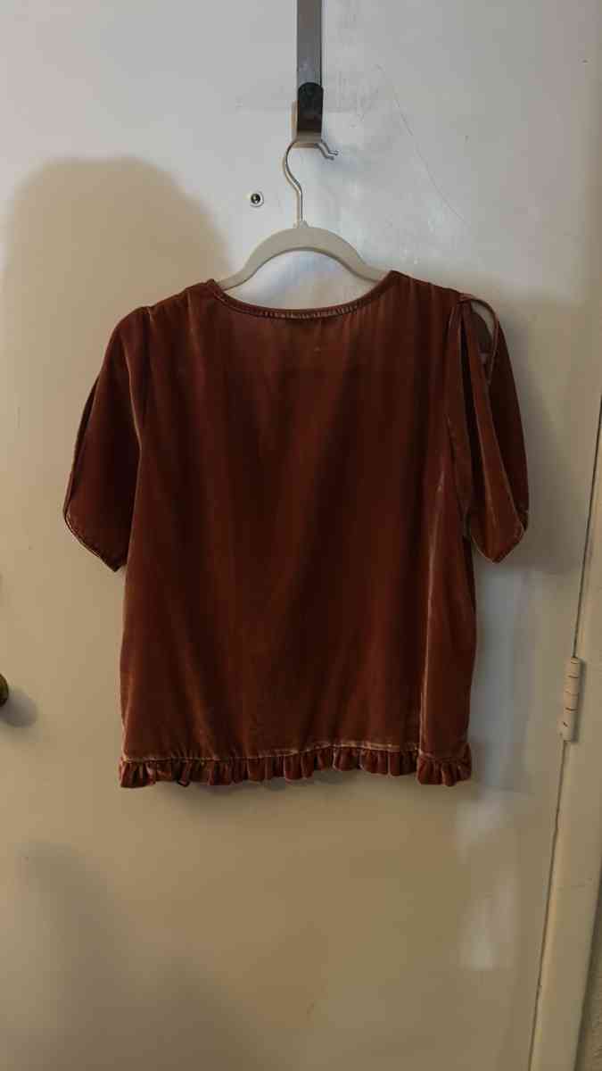 Madewell VelvetTulip Sleeve Ruffle Top Size S - Atlanta, Georgia - FleaMarketBay