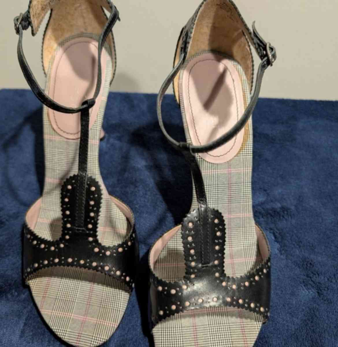 Black and Gray Studded TStrap Heels 10 medium - Baltimore, Ohio