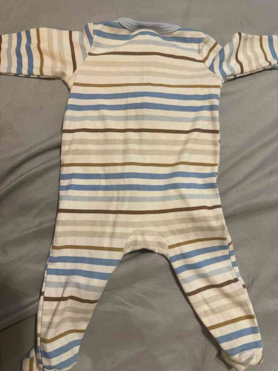 3 to 6 month onesie like new - Arvada, Colorado - FleaMarketBay