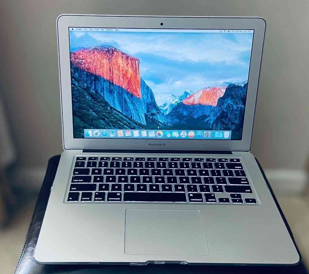 MacBook Air - Oxnard, California