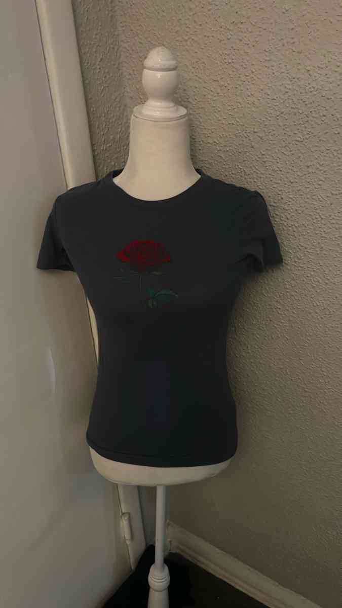 Free State Gray Womens Rose Graphic Tee Size XS Trending Ros - Atlanta, Georgia