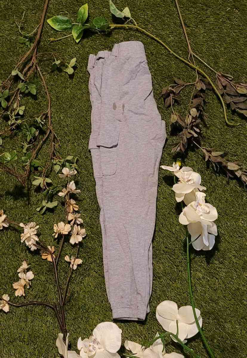 Gray Girls Cargo Pants - Baltimore, Maryland - FleaMarketBay