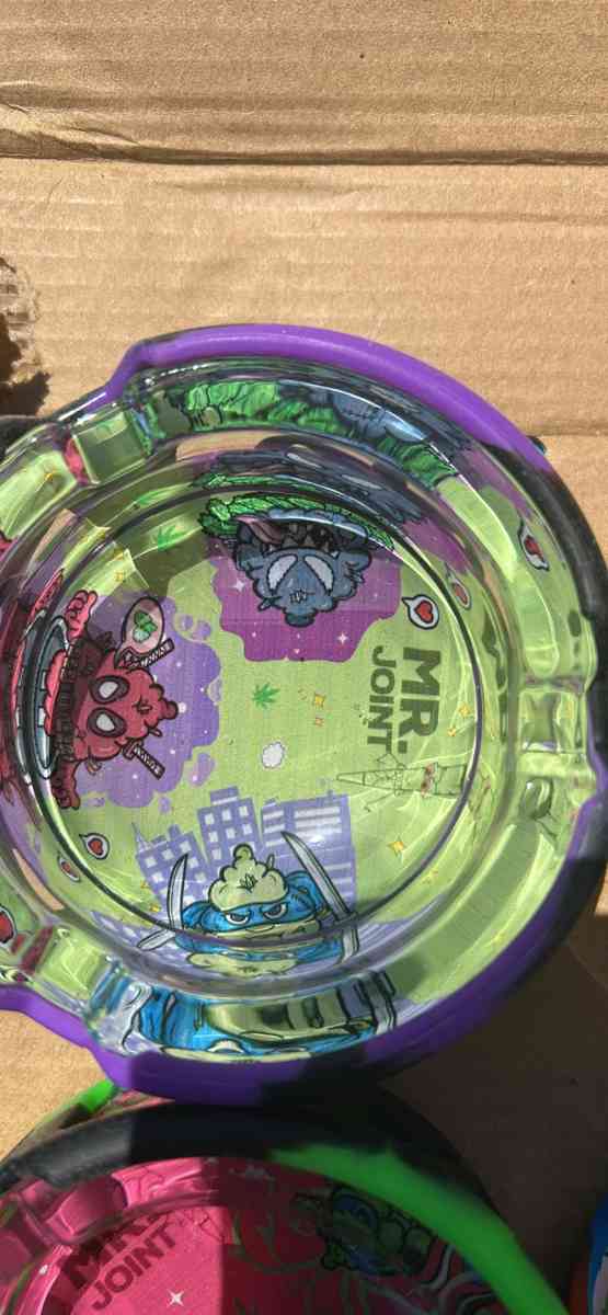 ash tray - Covina, California - FleaMarketBay