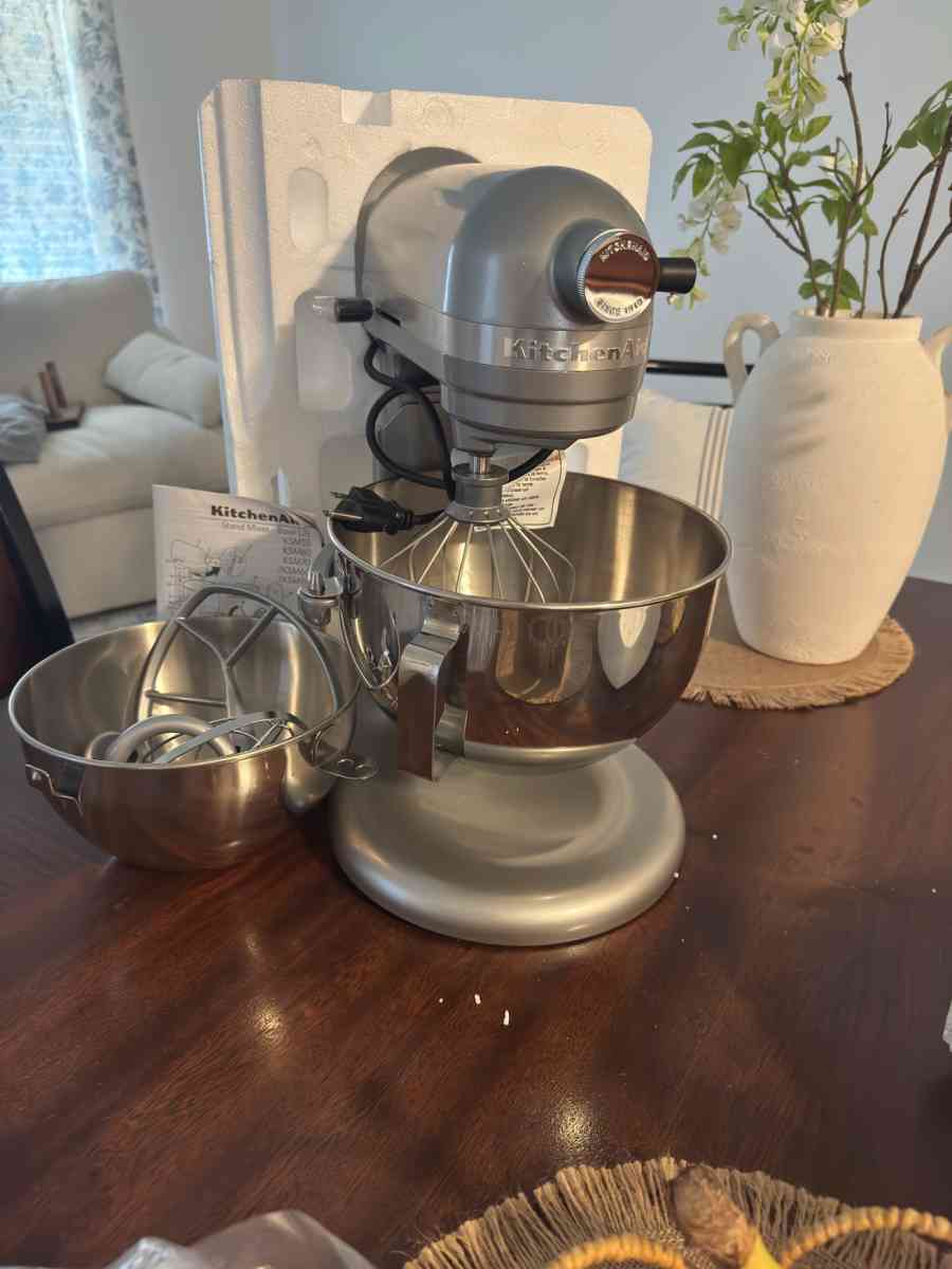 Kitchen Aid Mixer - Boiling Springs, South Carolina - FleaMarketBay