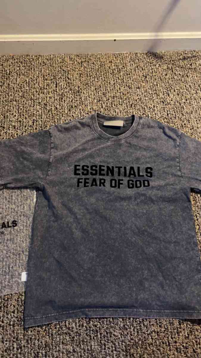 essentials fear of god tee shirt