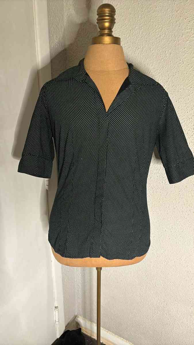Rue21 Black Polka Dot Split Sleeve VNeck Blouse Size S - Atlanta, Georgia