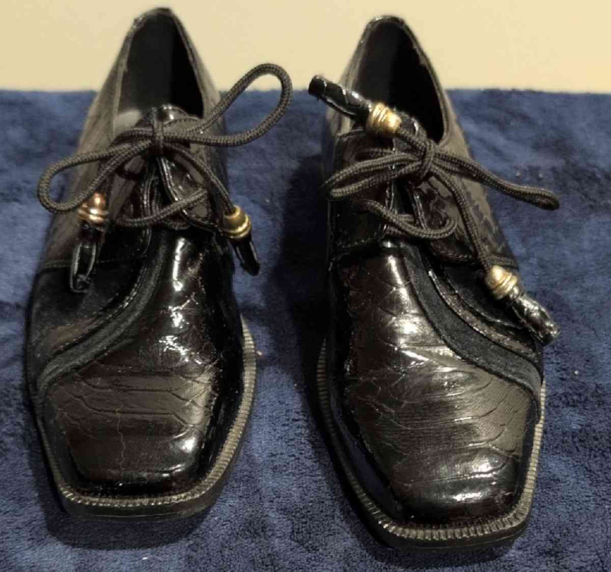 Glossy Black LaceUp Shoes with Beaded Laces size 13 - Baltimore, Ohio