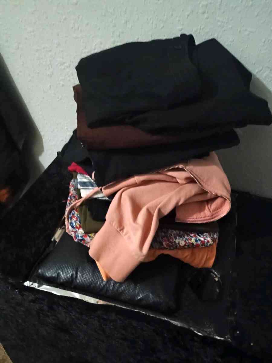 womens clothing size xl large n some smalls - Lubbock, Texas