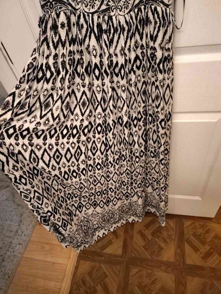 papaya black and white maxi dress - Kissimmee, Florida - FleaMarketBay