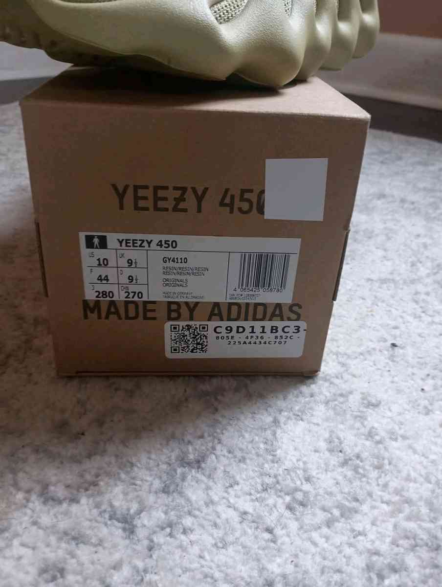 Yeezy 450 Resin Sz10 - Hampton, Virginia - FleaMarketBay