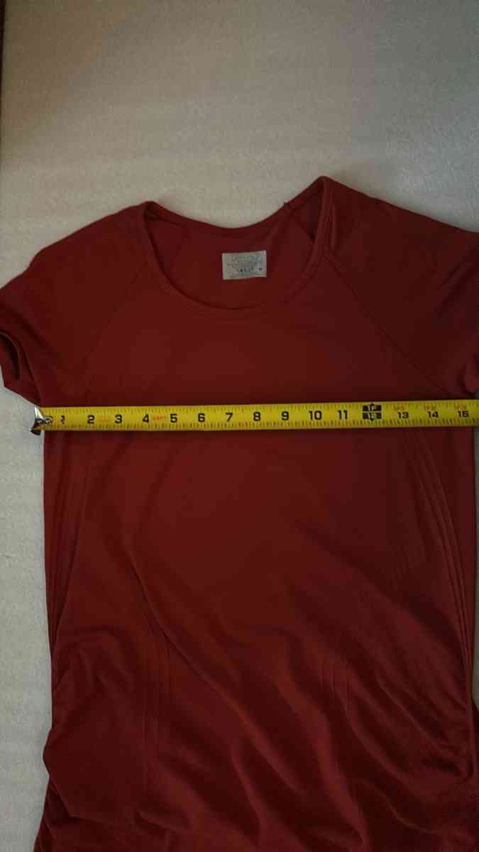 Athleta Red Activewear Top Size M Running Exercise Workout - Atlanta, Georgia - FleaMarketBay