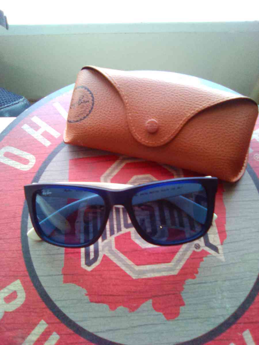 Ray Ban sunglasses plus case - Columbia Station, Ohio - FleaMarketBay